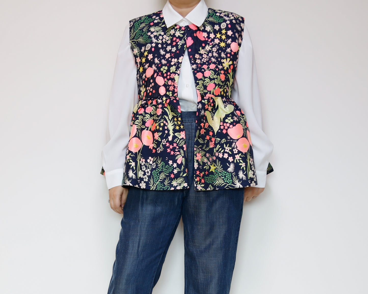 <V02A> PEPLUM VEST