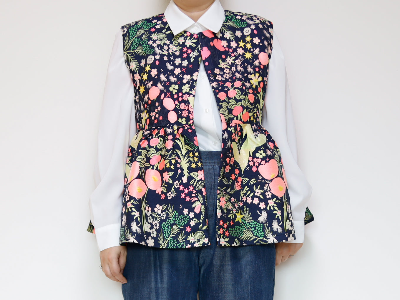 <V02A> PEPLUM VEST