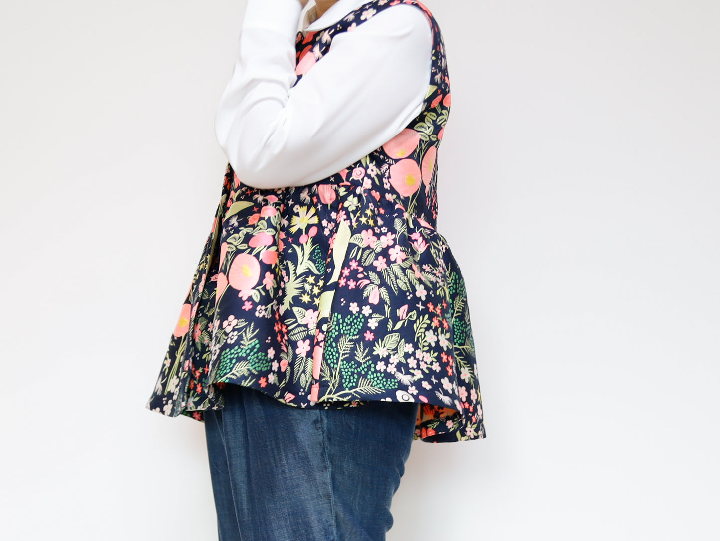 <V02A> PEPLUM VEST