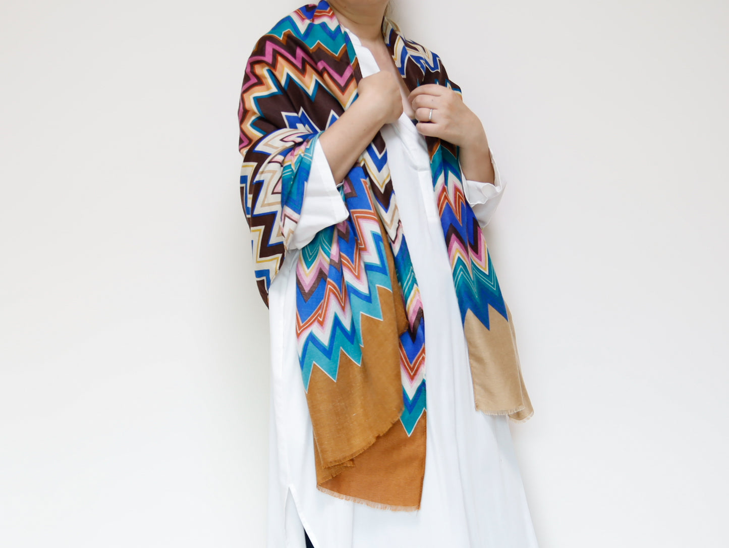 <A17B> PRINTED Scarf ZIGZAG -BROWN