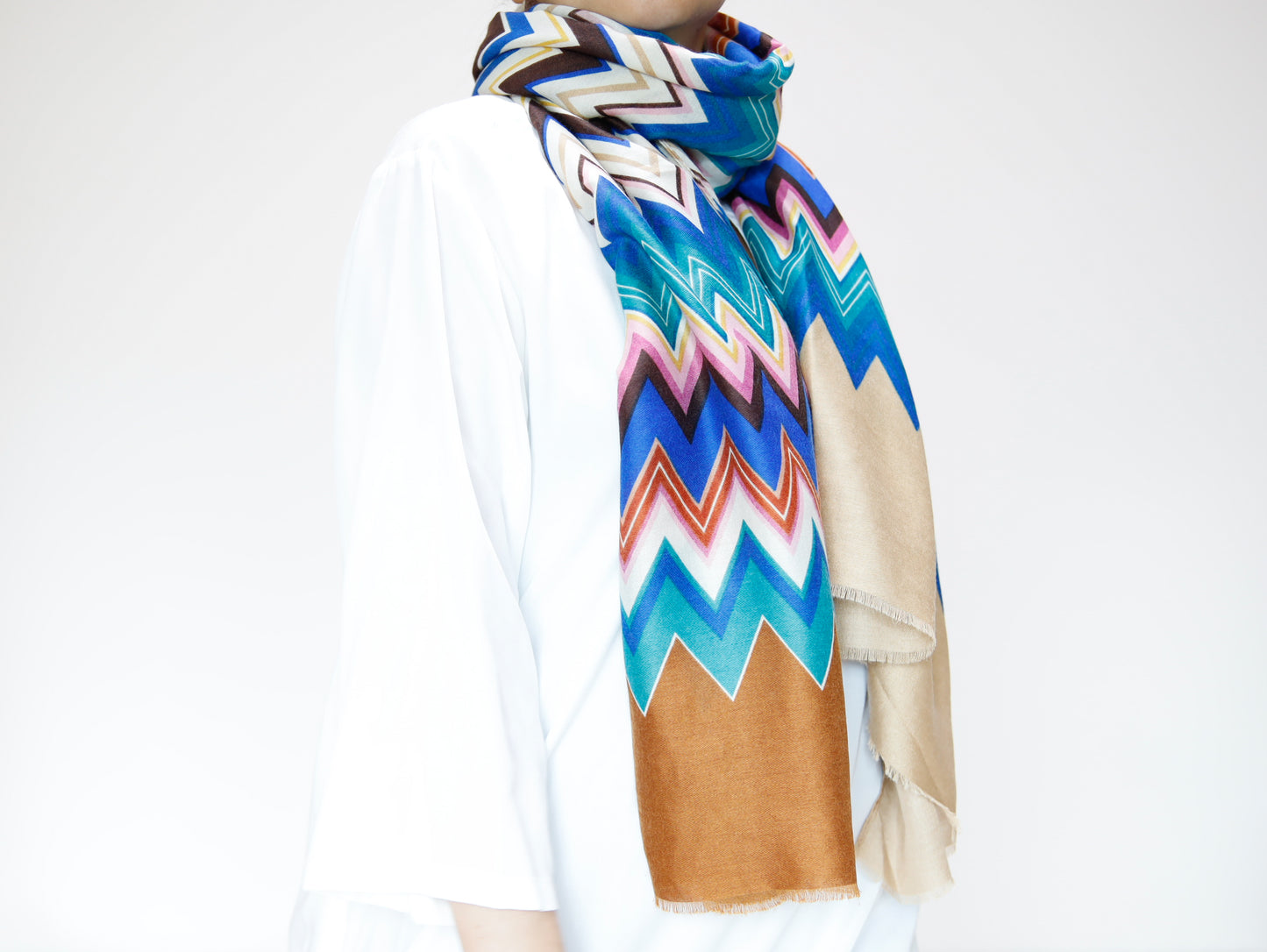 <A17B> PRINTED Scarf ZIGZAG -BROWN