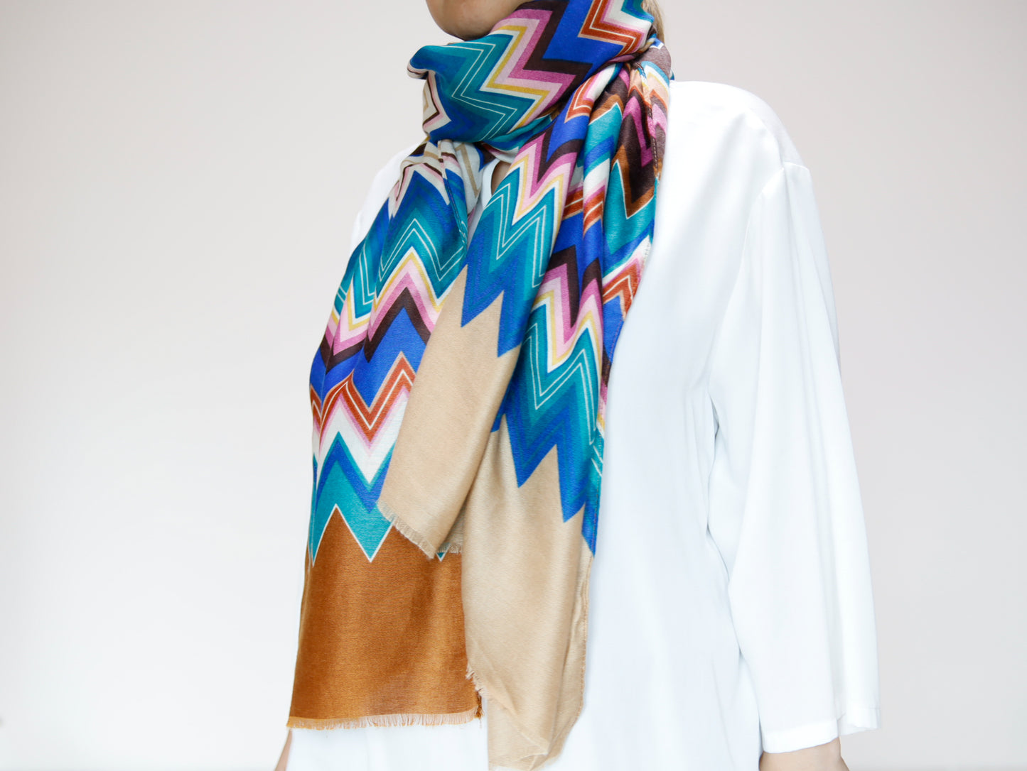 <A17B> PRINTED Scarf ZIGZAG -BROWN