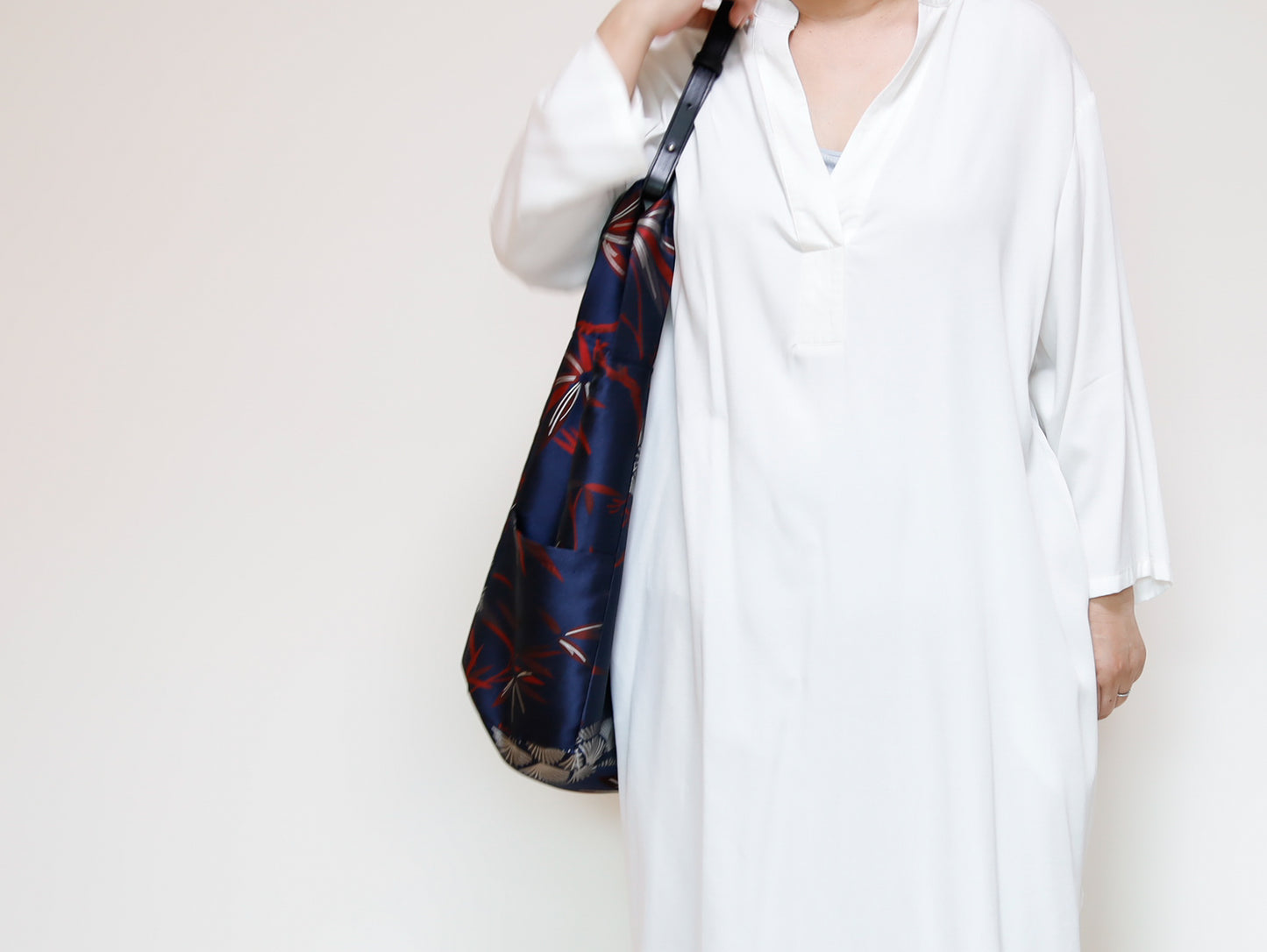 <B04BR> REGISTAR -KABUKI RED Tote Bag