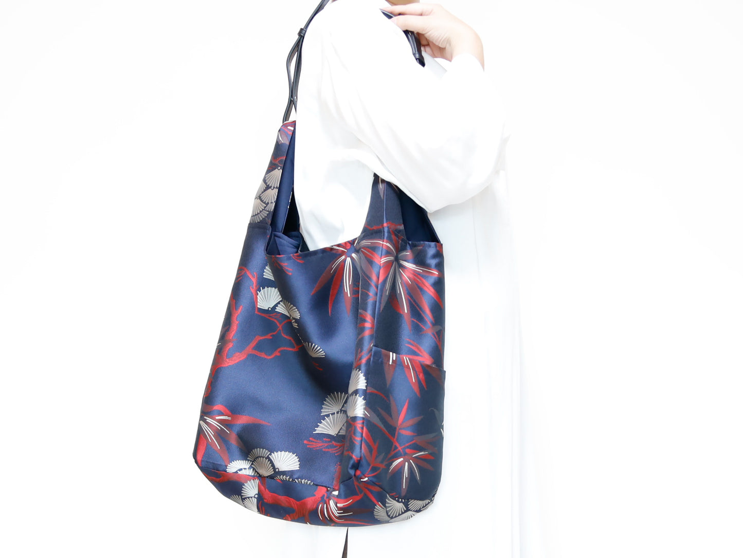 <B04BR> REGISTAR -KABUKI RED Tote Bag