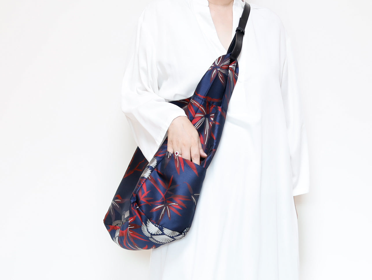 <B04BR> REGISTAR -KABUKI RED Tote Bag