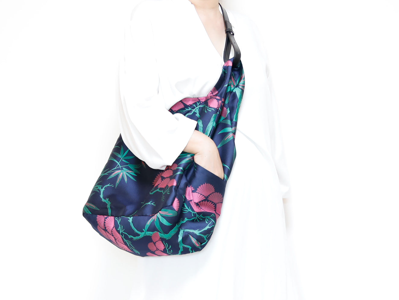 <B04BP> REGISTAR -KABUKI PINK Tote Bag