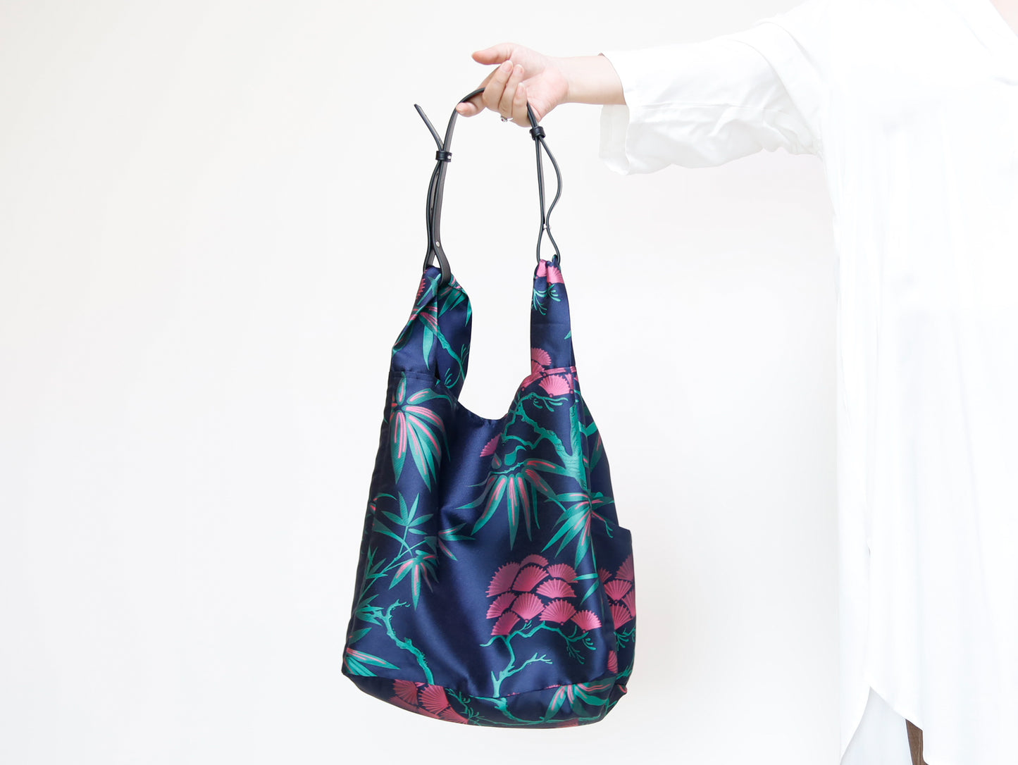 <B04BP> REGISTAR -KABUKI PINK Tote Bag