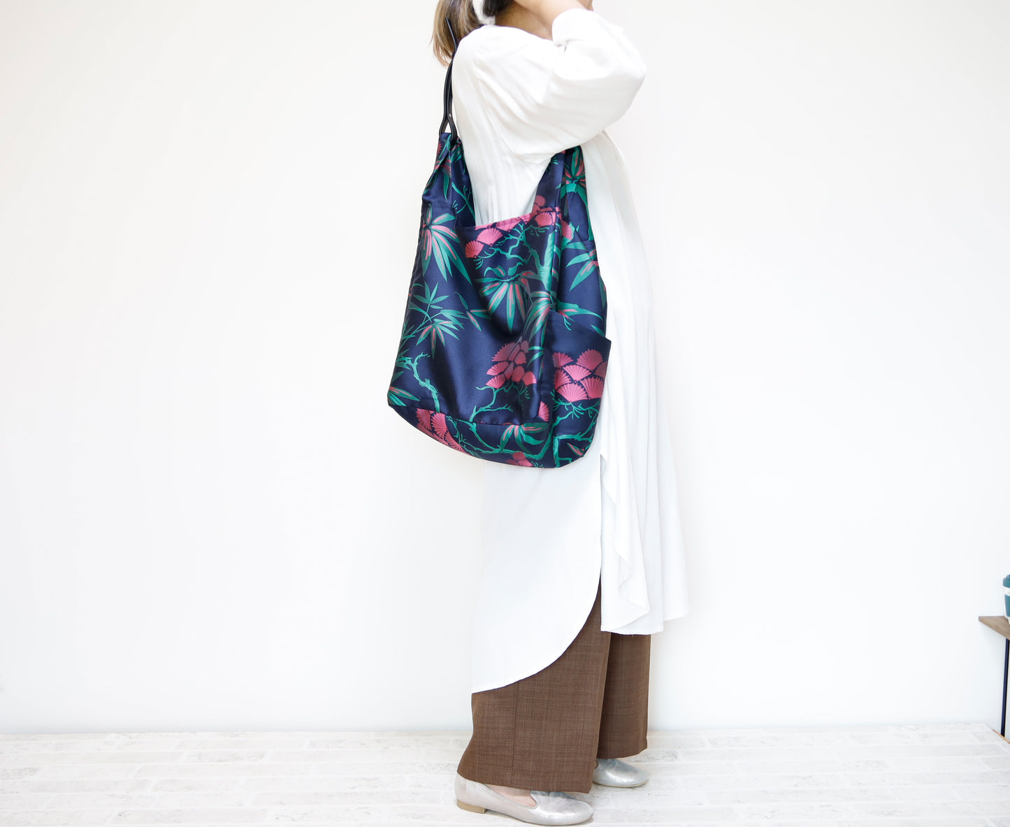 <B04BP> REGISTAR -KABUKI PINK Tote Bag