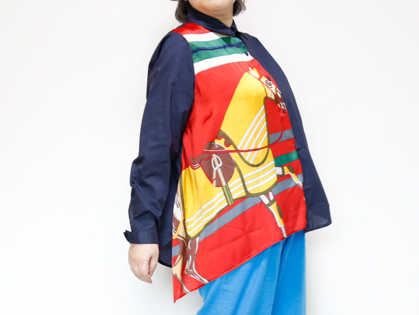 <T34-004> PRINTED SCARF Shirt