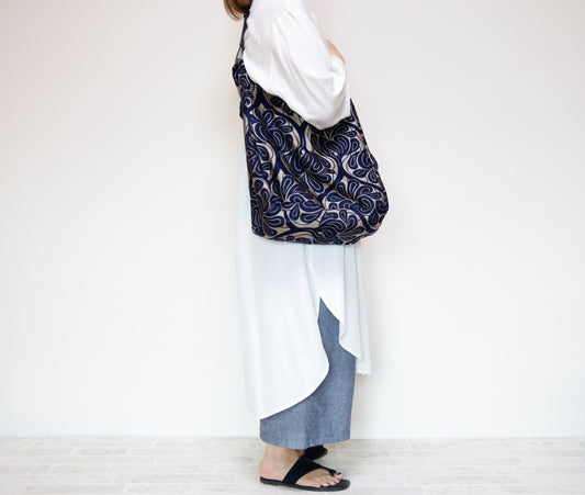 <B04CG>  REGISTAR -COVENT GARDEN  GRAY Tote Bag