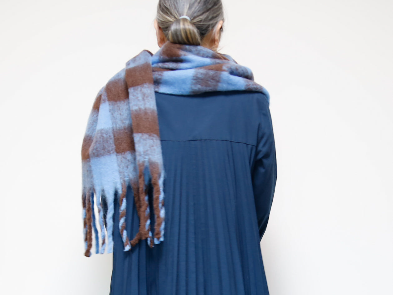 <A15B> OVERSIZED Scarf
