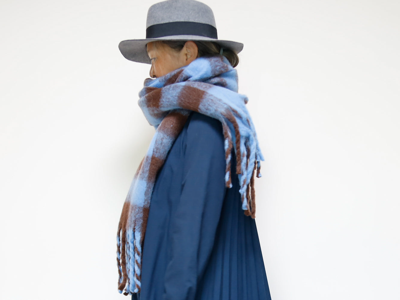 <A15B> OVERSIZED Scarf