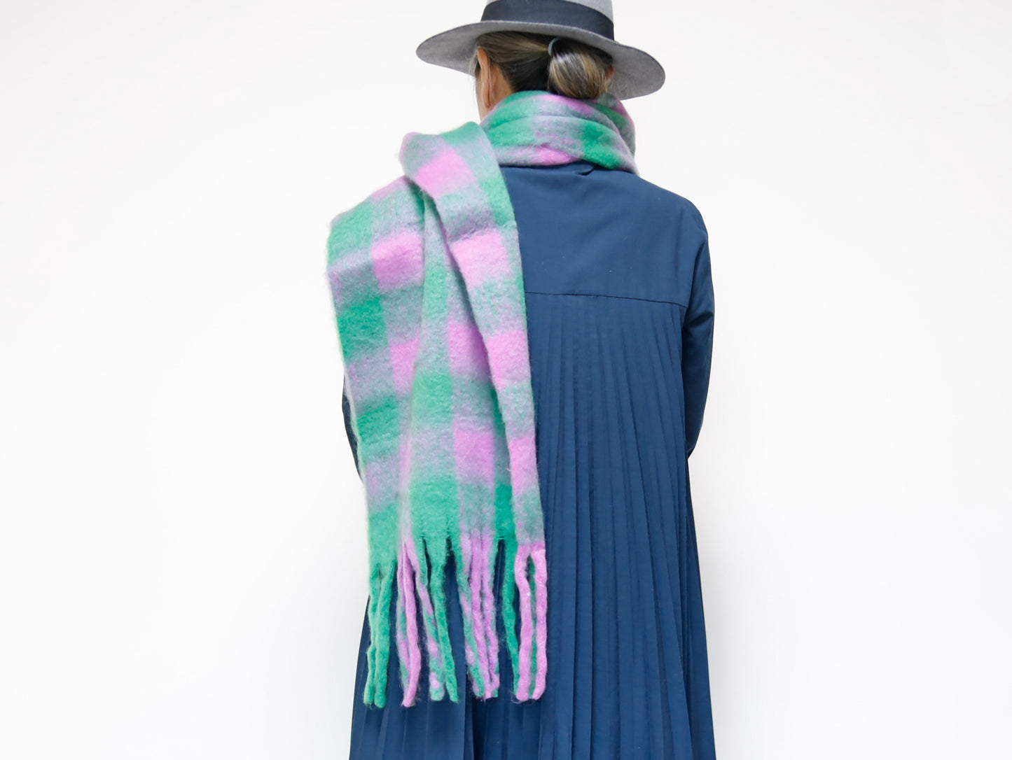 <A15M> OVERSIZED Scarf