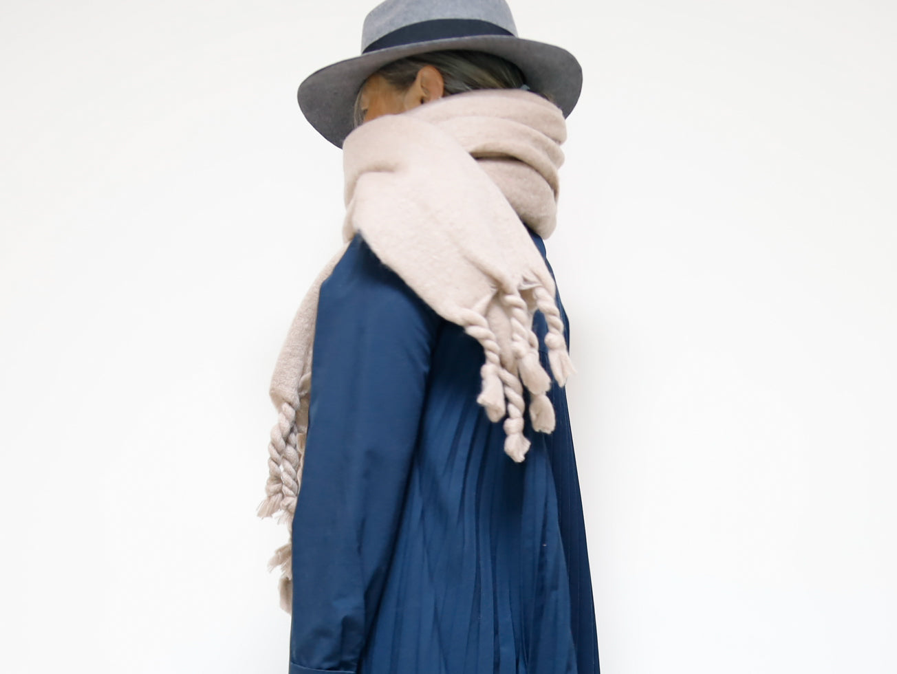 <A15L> OVERSIZED Scarf