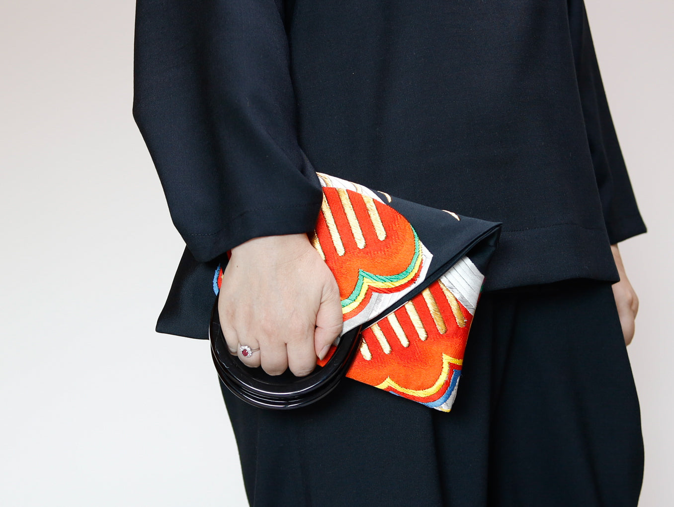 <B08K-001> OBI CLUCH BAG -BLACK