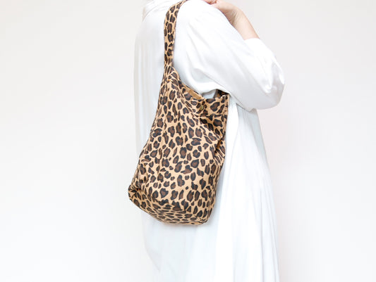 <B09> Leopard pattern toto bag