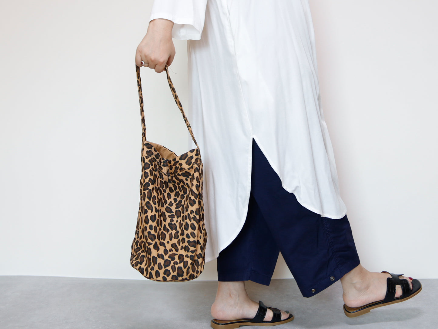 <B09> Leopard pattern toto bag