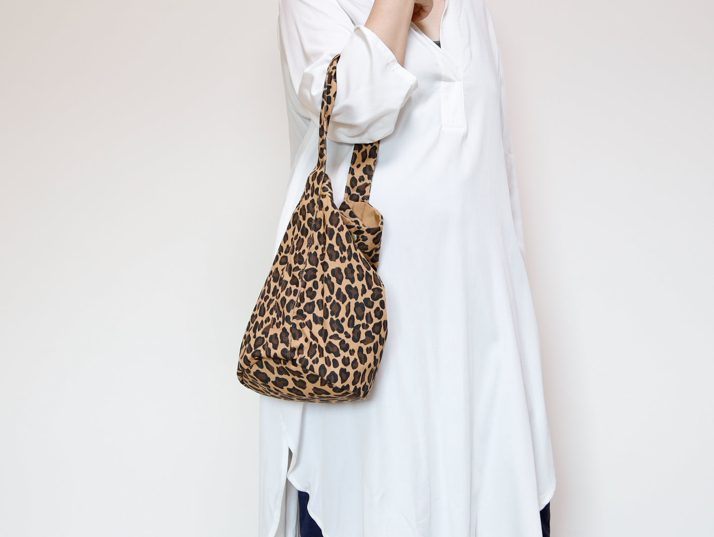 <B09> Leopard pattern toto bag