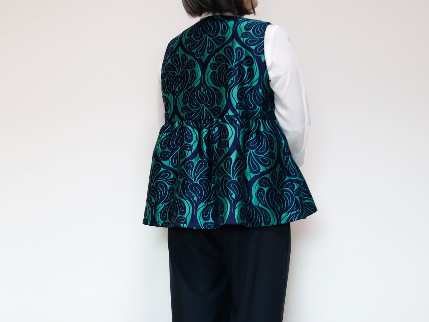 <V02V> PEPLUM VEST