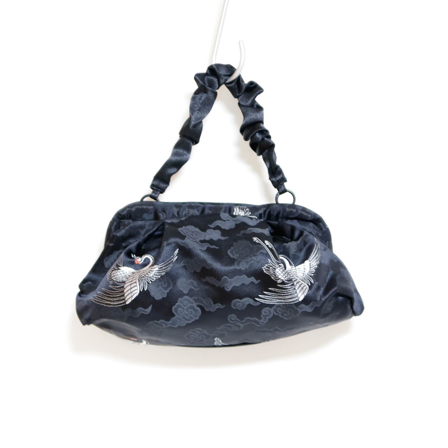 <B10CK> DIM SUM CLUTCH BAG BLACK WITH CRANE