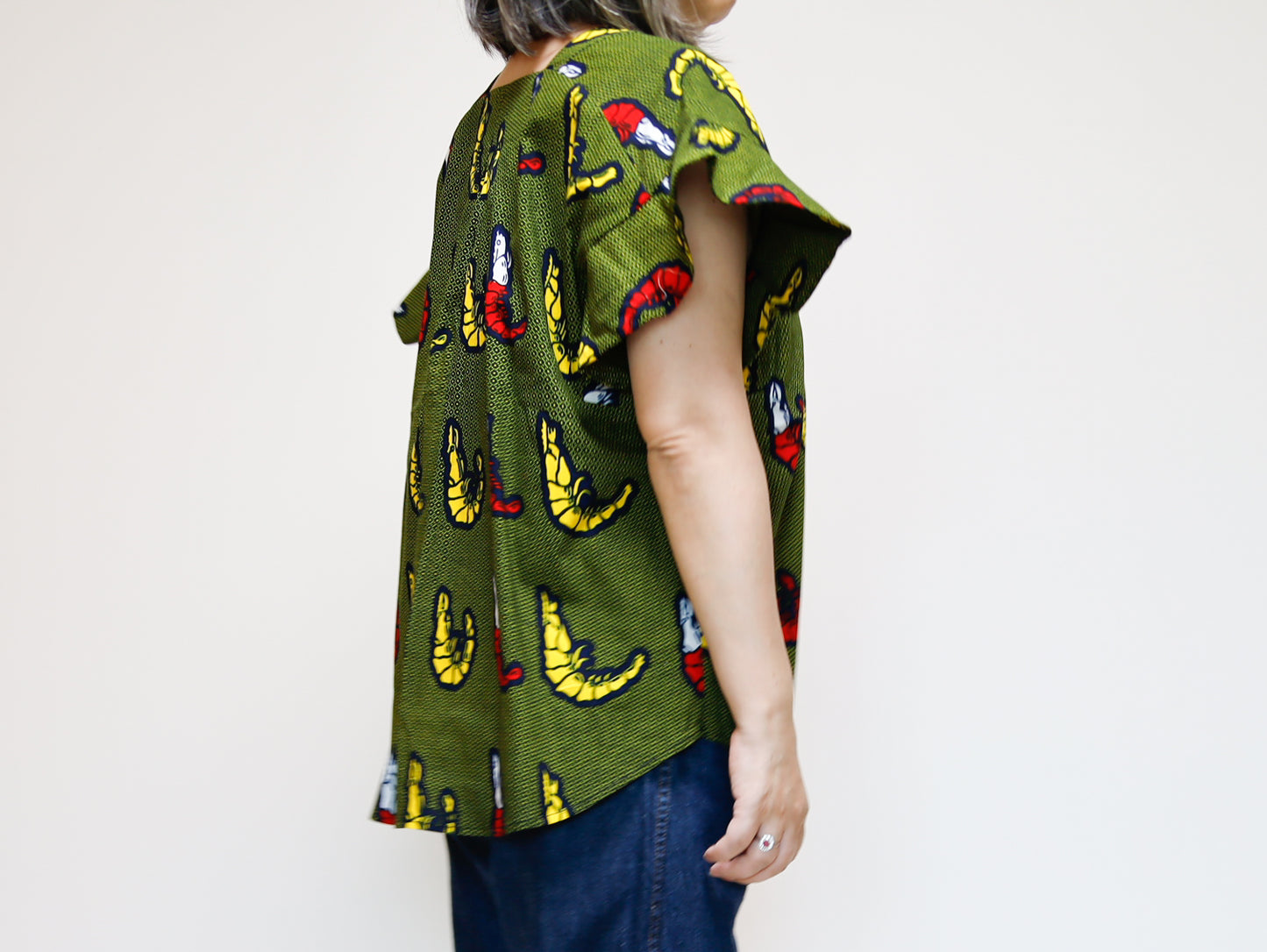 <S24-002> AFRICAN TOPS