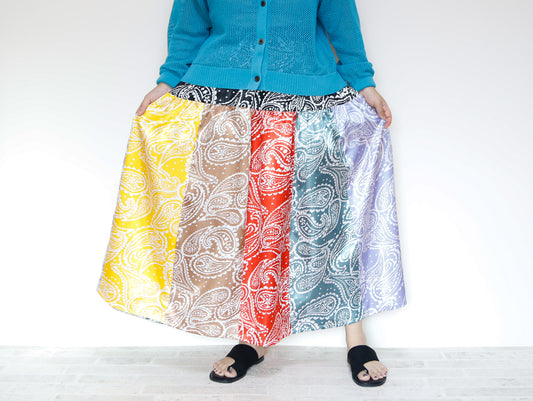 <S23-005> SATIN PRINTED Skirt