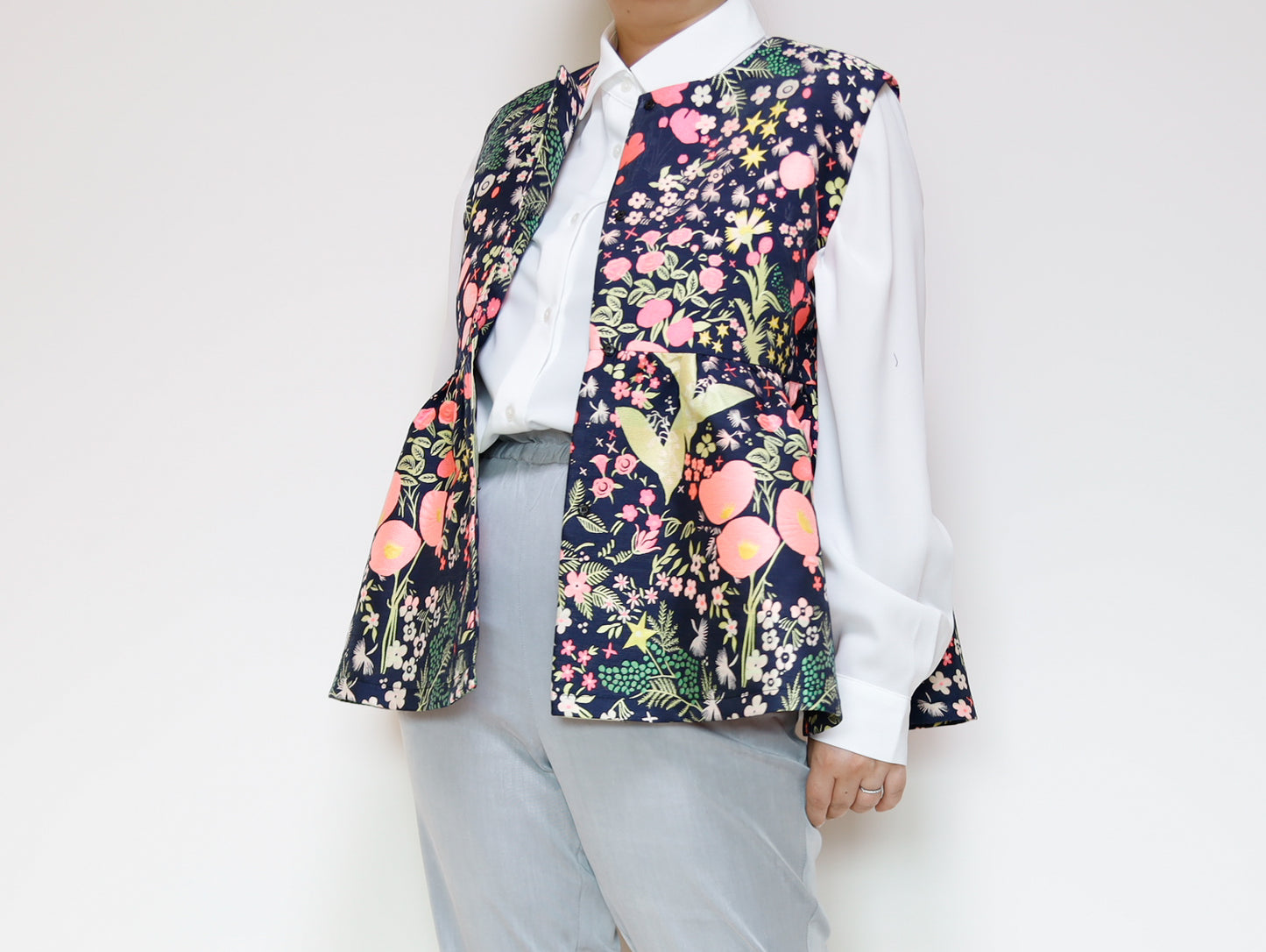 <V02A> PEPLUM VEST