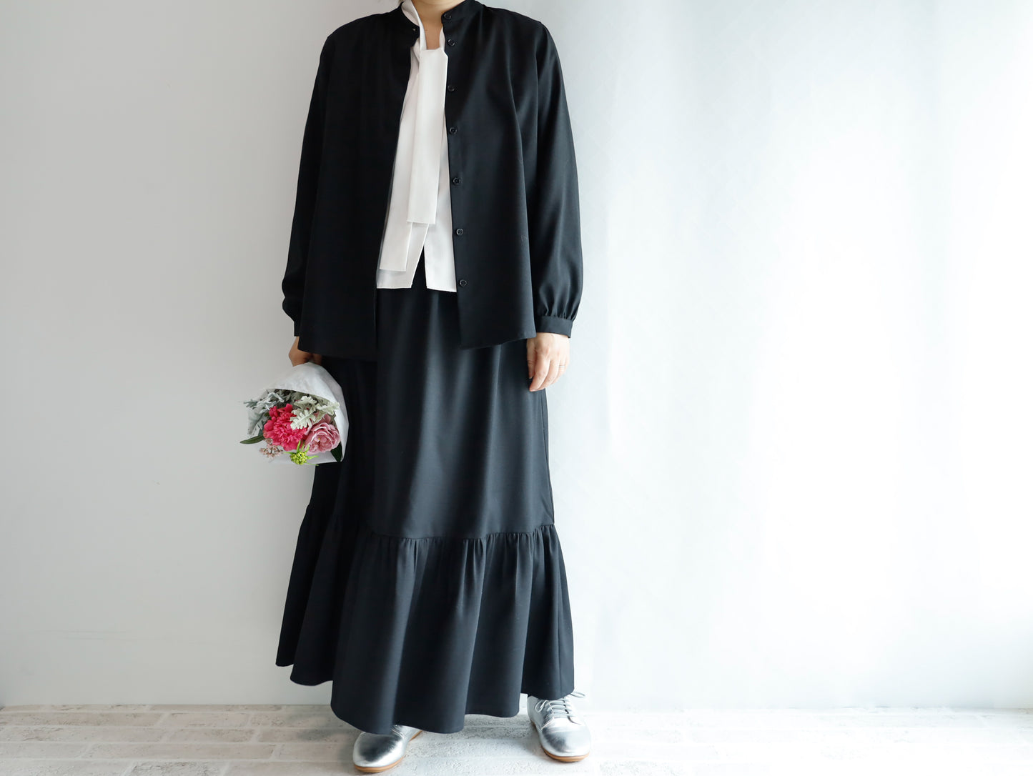 <S32NR-002> NOIR LINEN RAYON Skirt