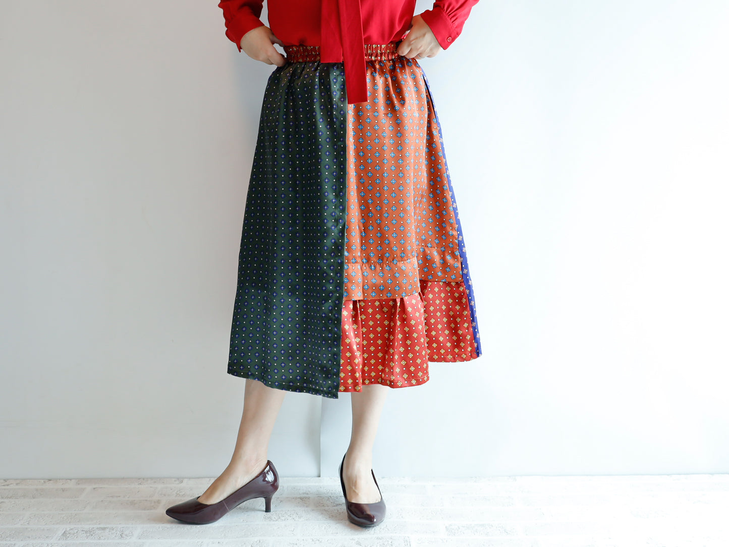 <S38RM> HANDSOME PATCHED WORK SATIN Skirt -Length 73cm