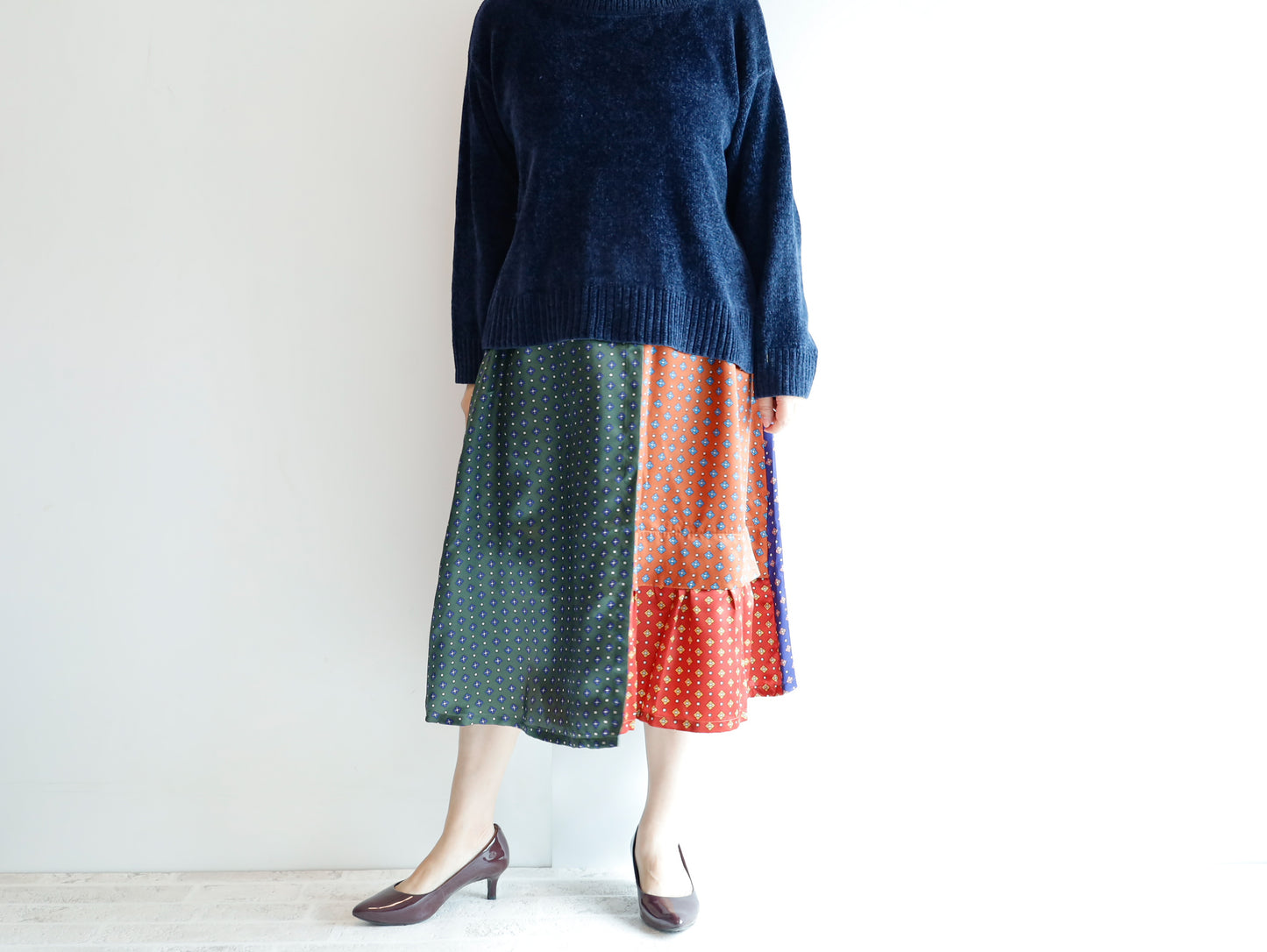 <S38RM> HANDSOME PATCHED WORK SATIN Skirt -Length 73cm