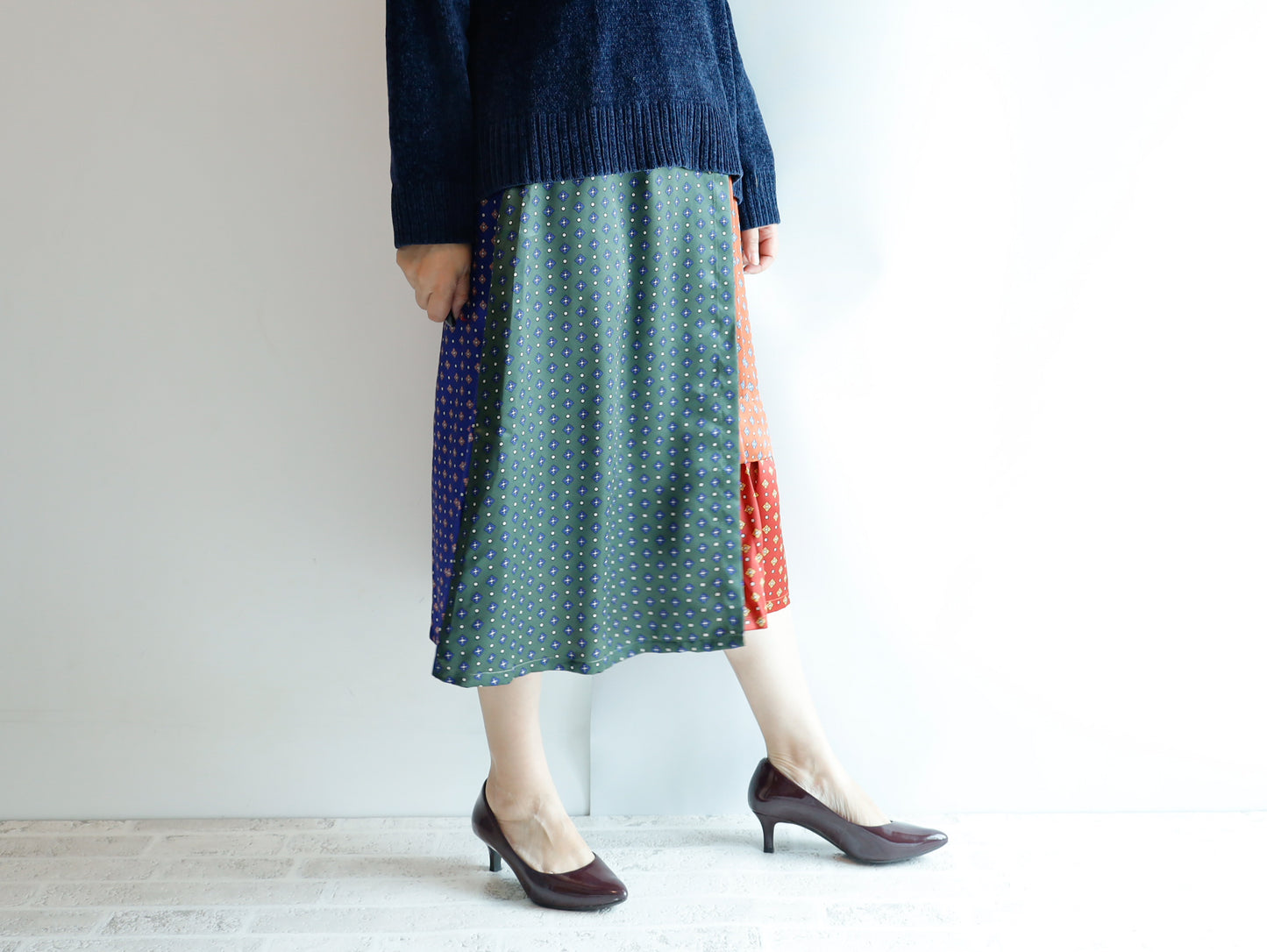 <S38RM> HANDSOME PATCHED WORK SATIN Skirt -Length 73cm