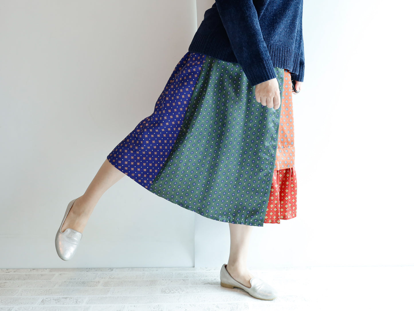 <S38RM> HANDSOME PATCHED WORK SATIN Skirt -Length 73cm