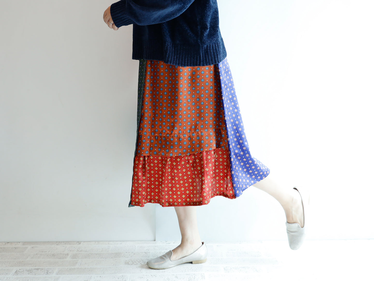 <S38RM> HANDSOME PATCHED WORK SATIN Skirt -Length 73cm
