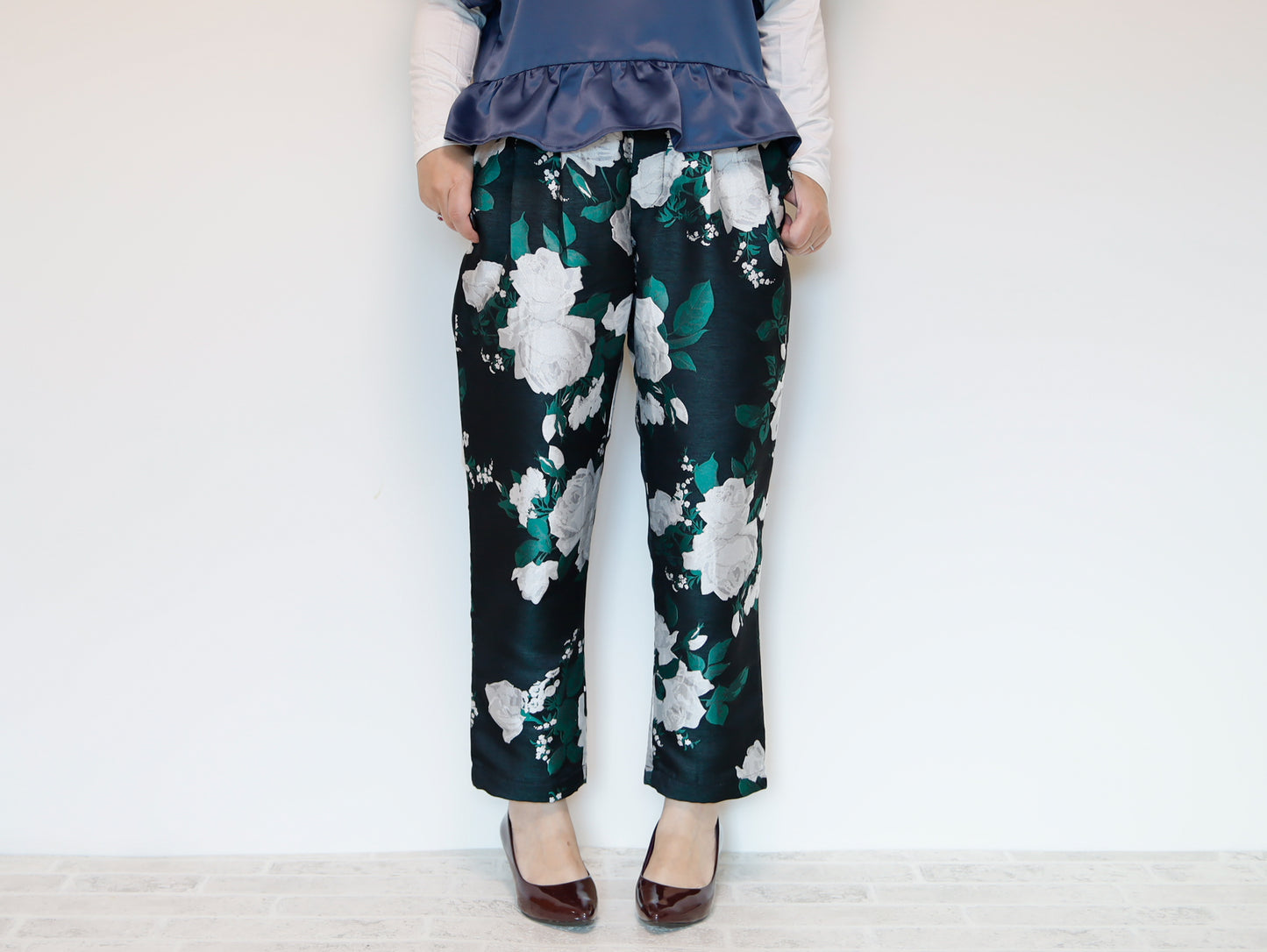 <P10RK> EUROPEAN ROSE BLACK-Tapered Pants