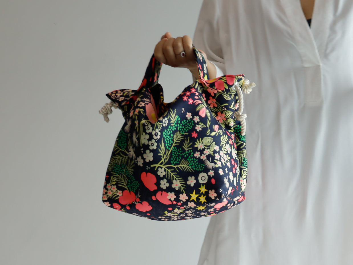 <B02AM>  Tote Bag CRAZY