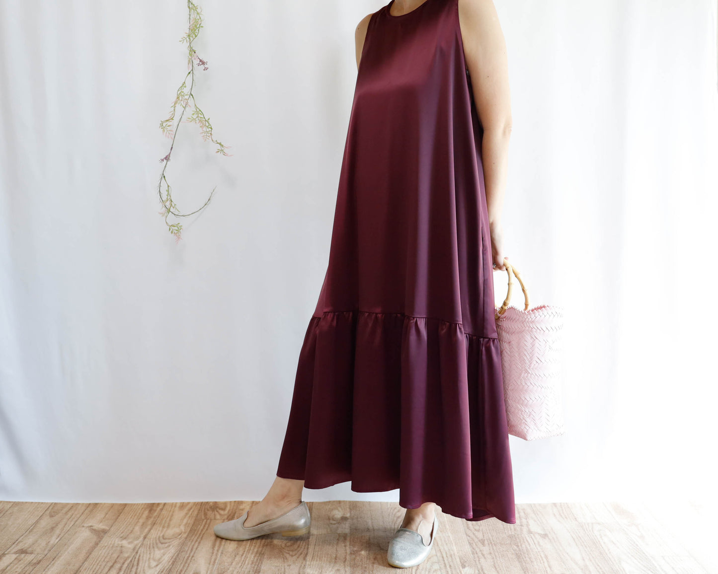 <D18W> Drop ruffle maxi satin Dress Wine