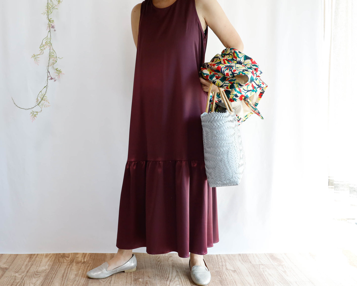 <D18W> Drop ruffle maxi satin Dress Wine