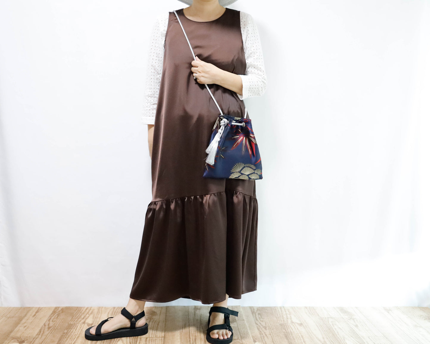 <D18C> Drop ruffle maxi satin Dress BROWN
