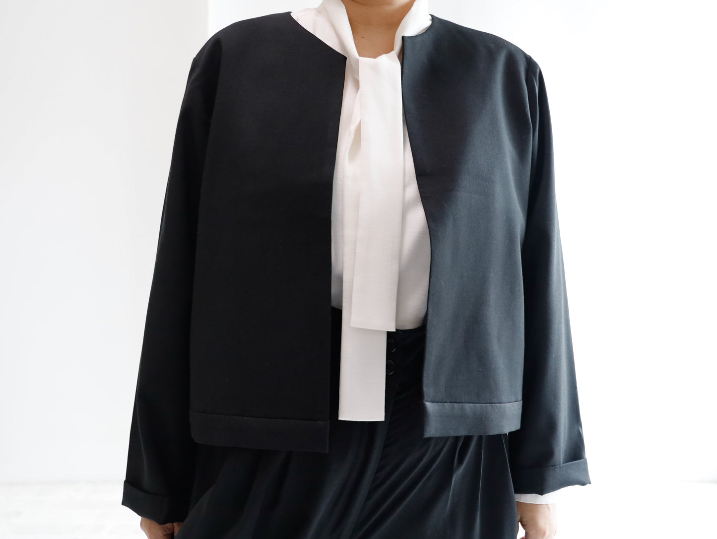 <J15NR-002> CREW NECK Jacket