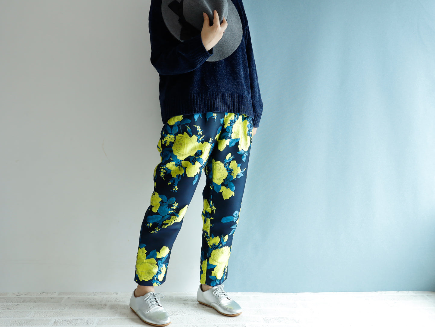 <P10RY> EUROPEAN ROSE Yellow-Tapered Pants