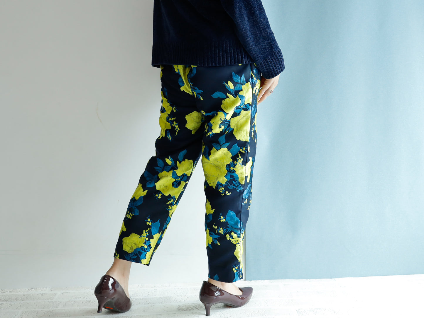 <P10RY> EUROPEAN ROSE Yellow-Tapered Pants