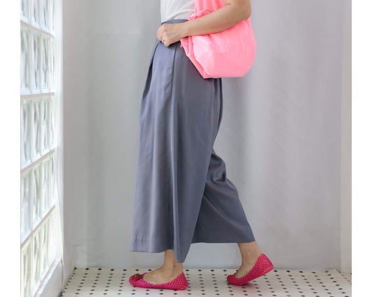 <P09G> SATIN GAUCHO GRAY