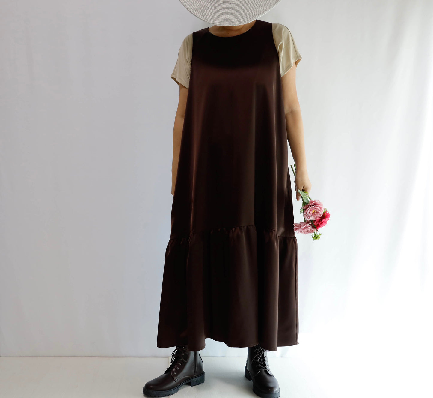 <D18C> Drop ruffle maxi satin Dress BROWN