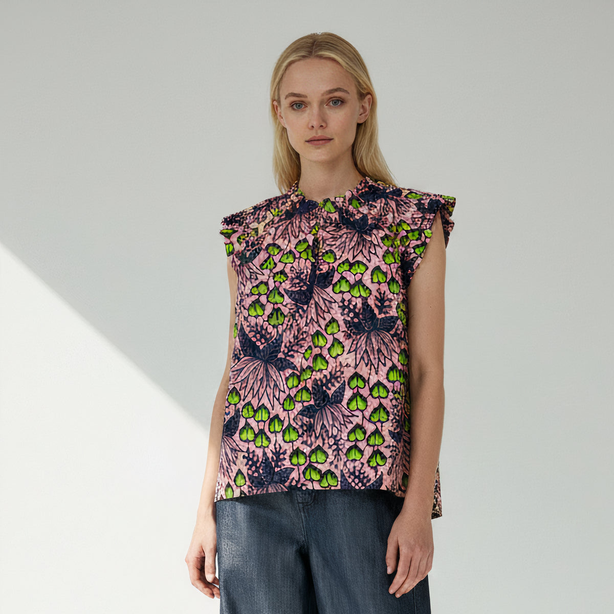 <T41J-001>  African Print Ruffle Top  Elegant Ruffles That Brighten Your Look in a Relaxed M-L Size