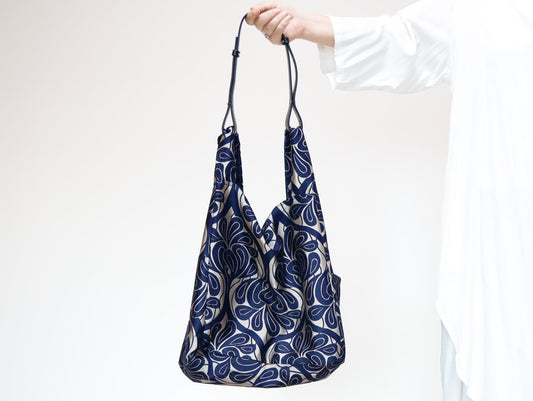 <B04CG>  REGISTAR -COVENT GARDEN  GRAY Tote Bag