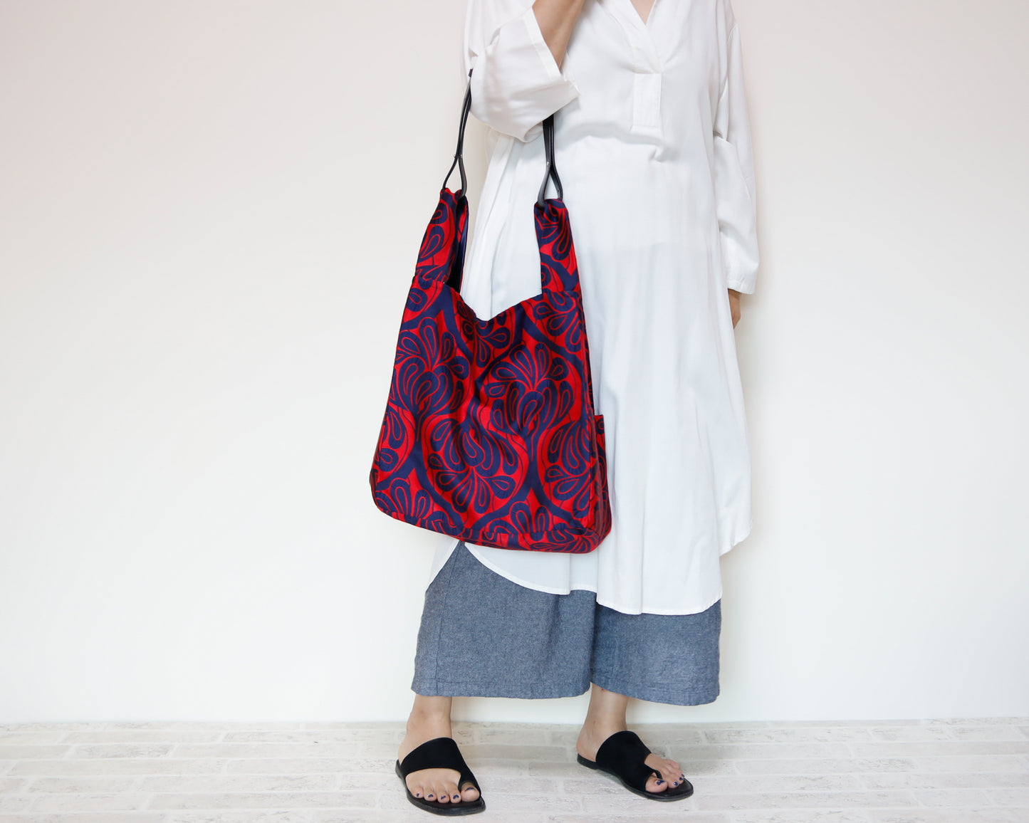 <B04C>  REGISTAR -COVENT GARDEN Tote Bag