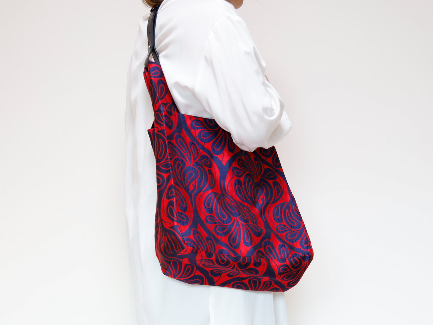 <B04C>  REGISTAR -COVENT GARDEN Tote Bag