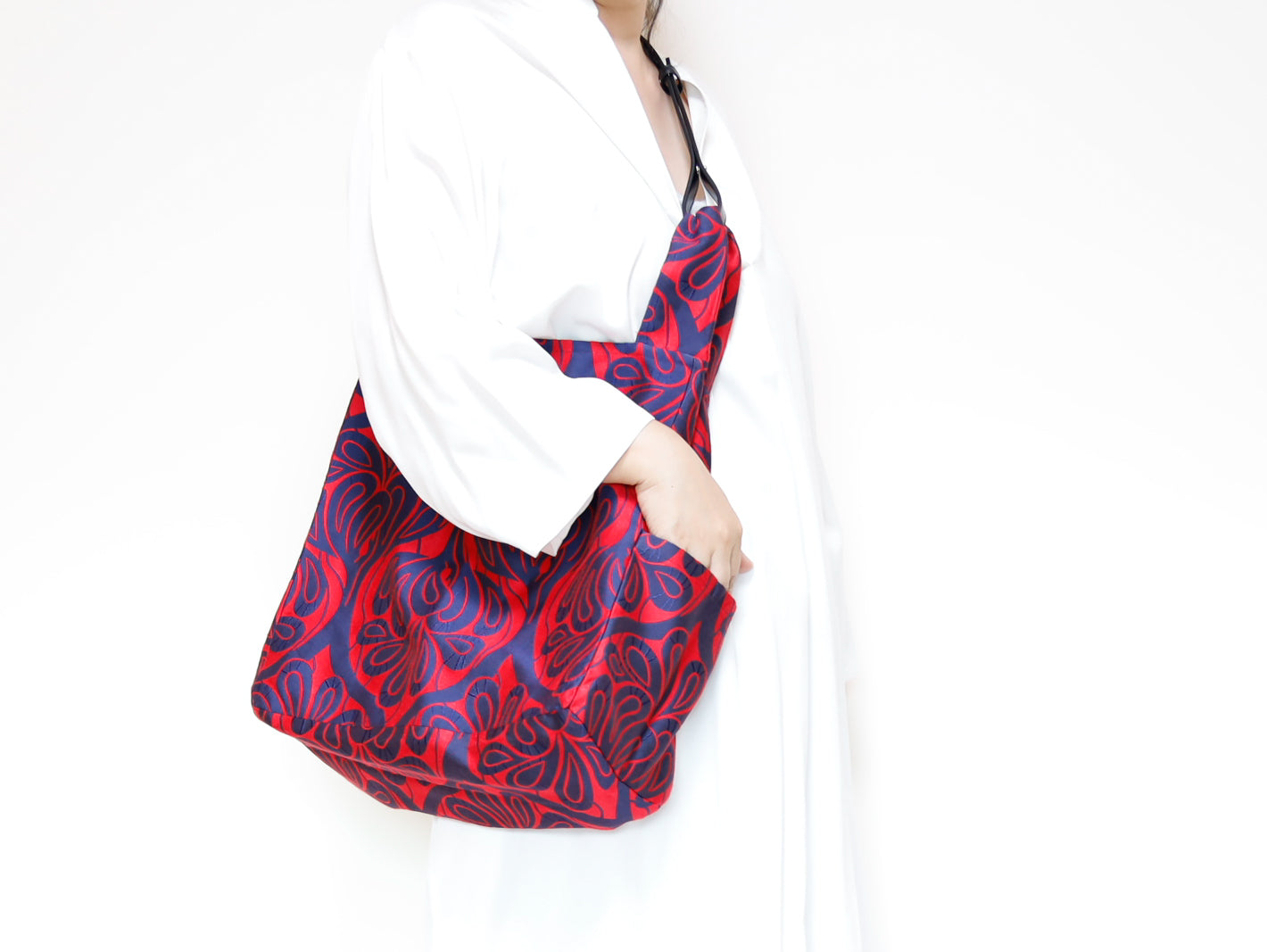 <B04C>  REGISTAR -COVENT GARDEN Tote Bag