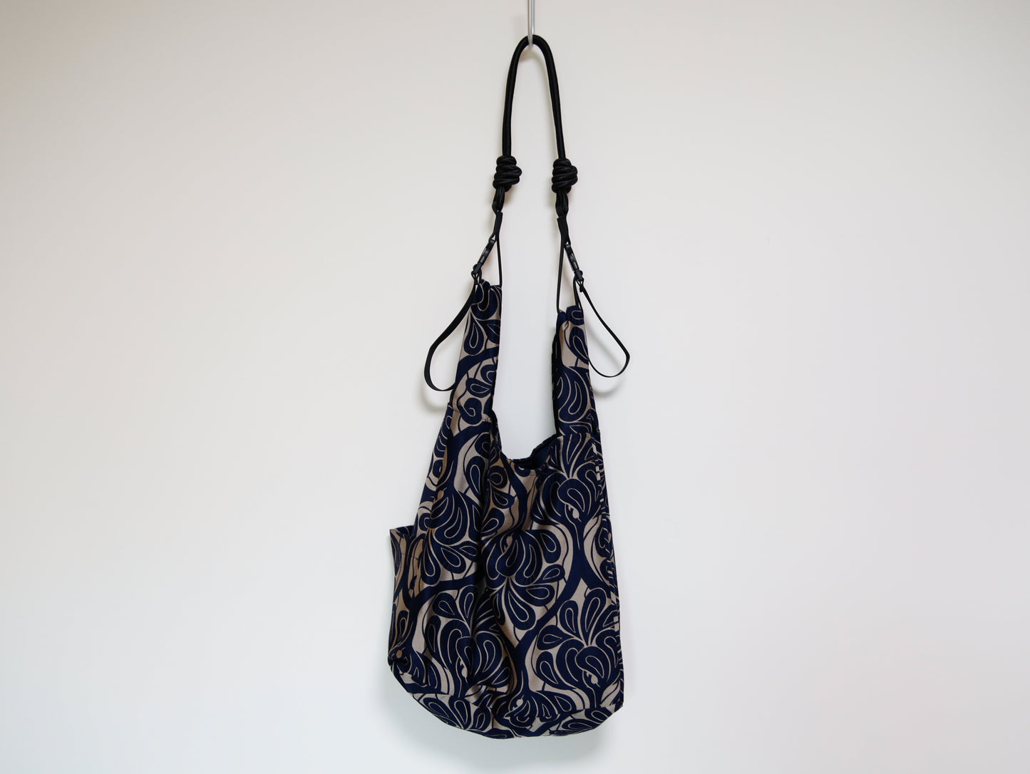 <B04CG>  REGISTAR -COVENT GARDEN  GRAY Tote Bag