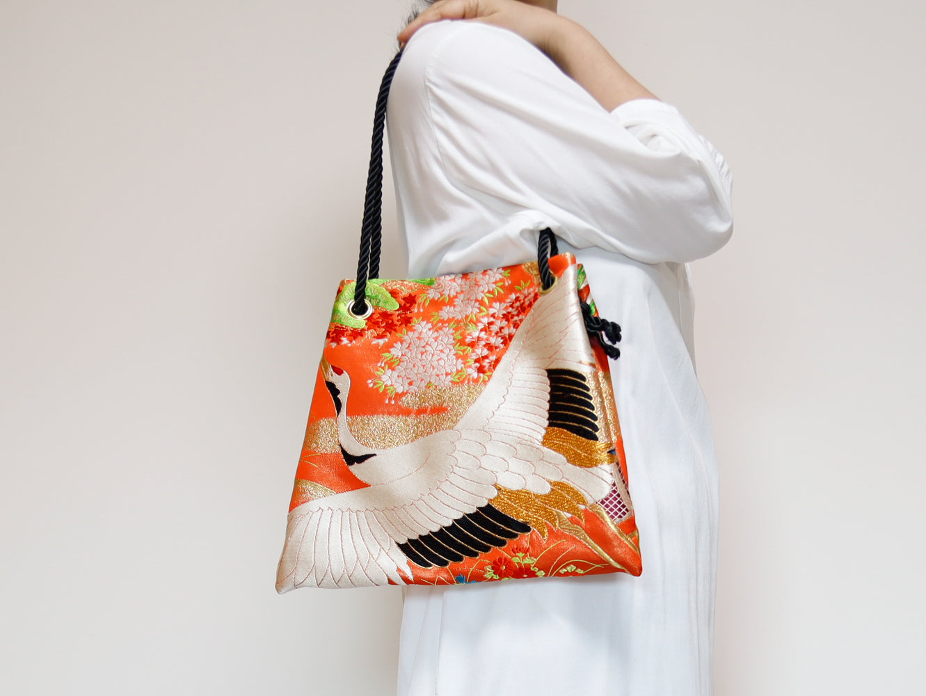 <B06K-032> CRANEBLACK